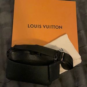 Louis Vuitton Duo Messenger